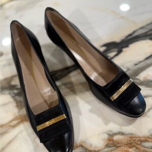 Vintage Salvatore Ferragamo Women’s Black Kitten Heel w/ Gold Buckle | Size 8.5